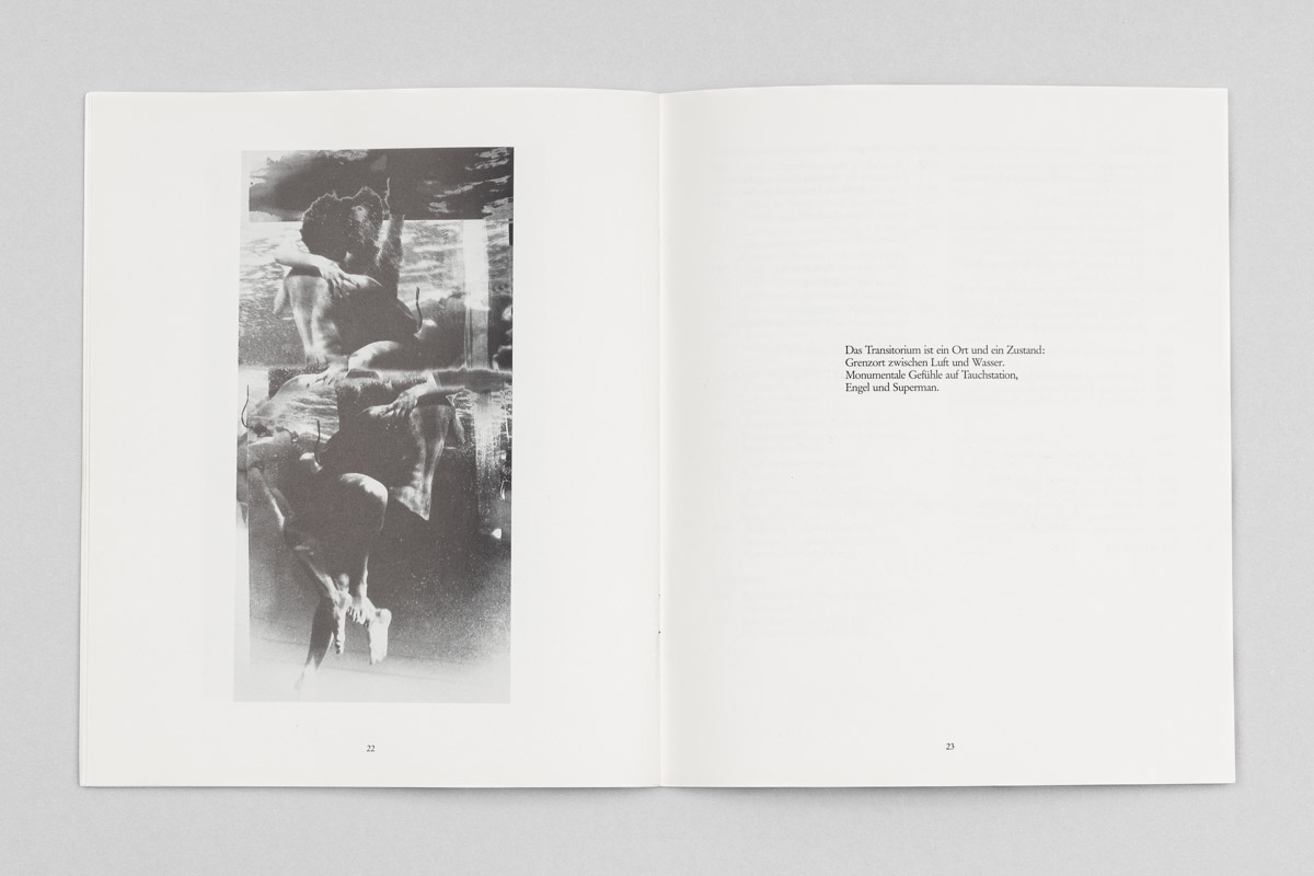 Ein Repro des Buch Lichtmontagen und Werkprozesse von 1987